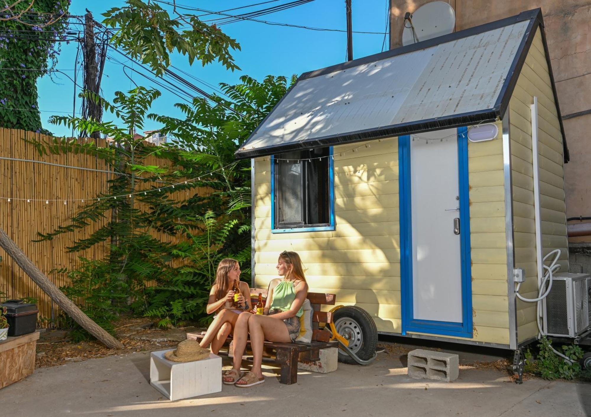 Caravan Hostel Tel Aviv By Roger Age 18-45 Екстер'єр фото