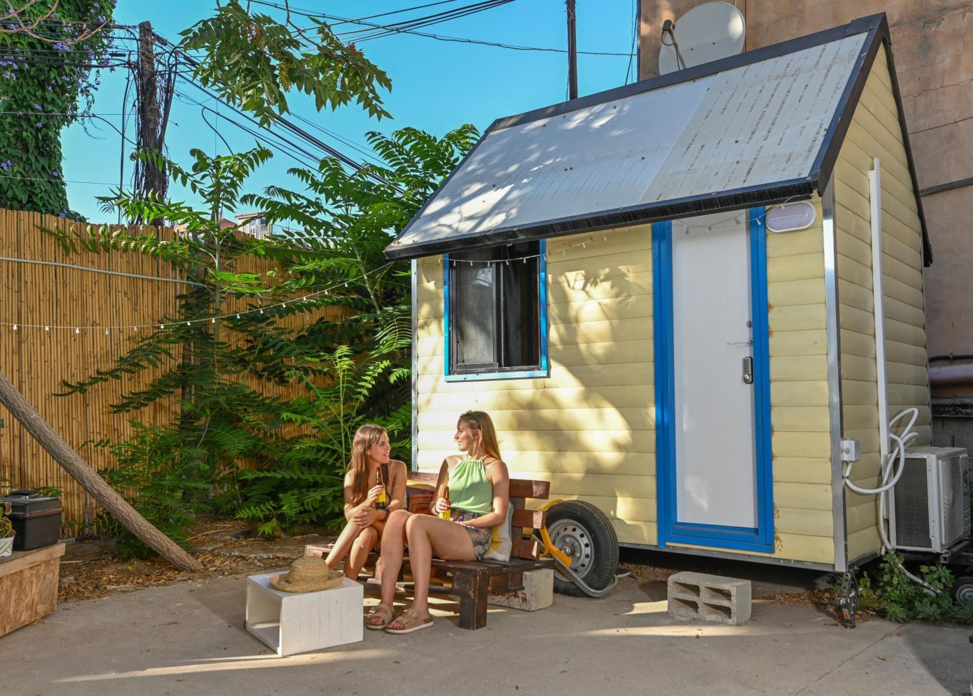 Caravan Hostel Tel Aviv By Roger Age 18-45 Екстер'єр фото
